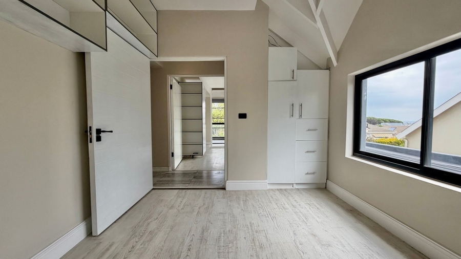 6 Bedroom Property for Sale in Fernwood Western Cape